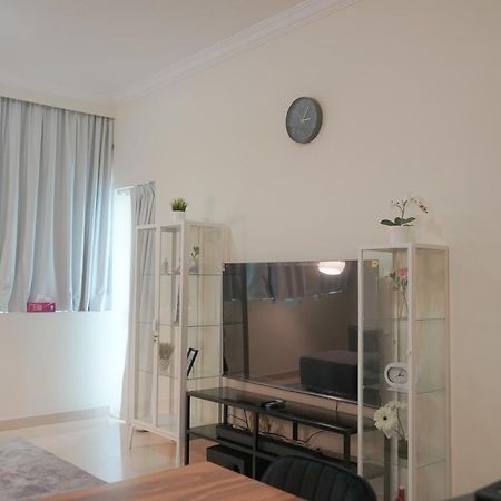 Step Into Serenity - Discover Modern Living In 1Br Apartment With Panoramic Views In Dubai Marina Near Jbr Walk, Beach And Bla Bla Club Zewnętrze zdjęcie