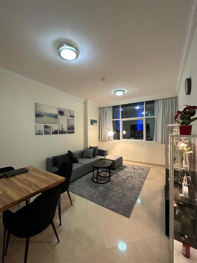 Step Into Serenity - Discover Modern Living In 1Br Apartment With Panoramic Views In Dubai Marina Near Jbr Walk, Beach And Bla Bla Club Zewnętrze zdjęcie